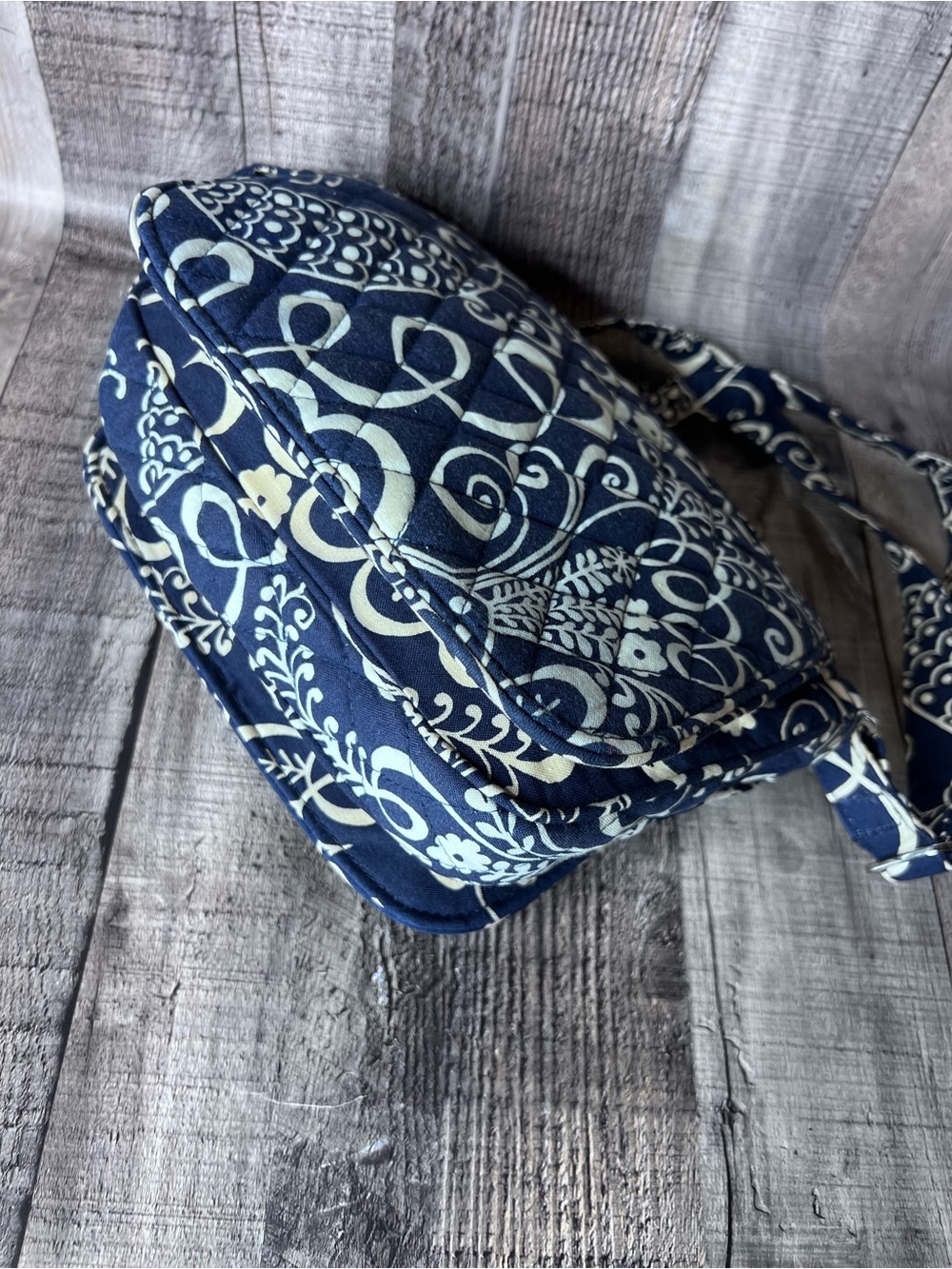 Vera Bradley Navy and Cream Quilted Floral Crossbody - Picture 5 of 12
